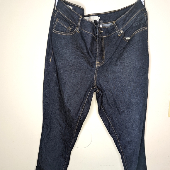 Torrid Curvy Skinny - Picture 1 of 3